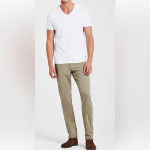 AG The Graduate Tailored Leg